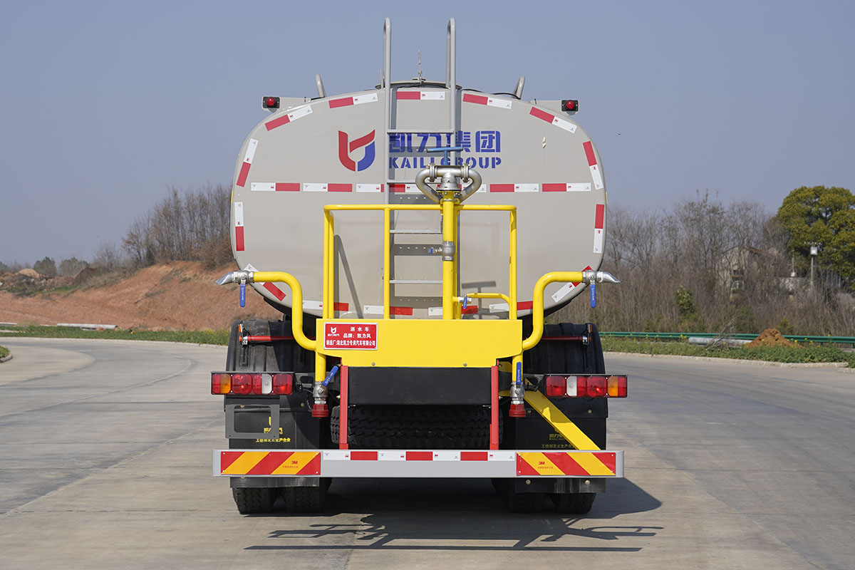 KLF5250GSSZ6型灑水車