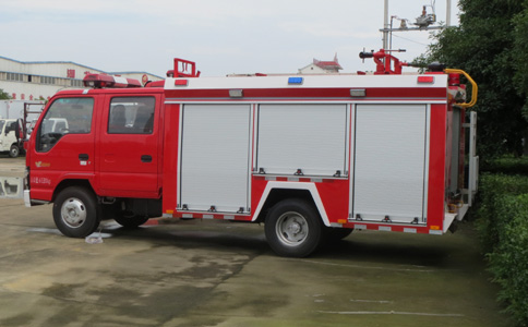 五十鈴2噸泡沫消防車